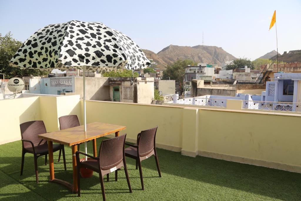Kingsway Hotel And Restaurant Ajmer Dargah 350 Meter Exteriör bild