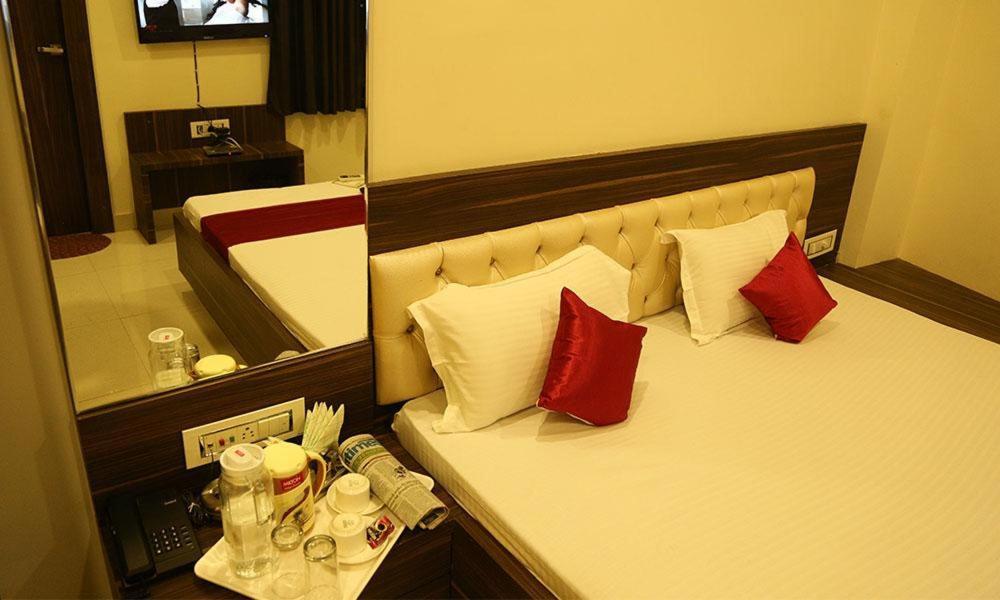 Kingsway Hotel And Restaurant Ajmer Dargah 350 Meter Exteriör bild