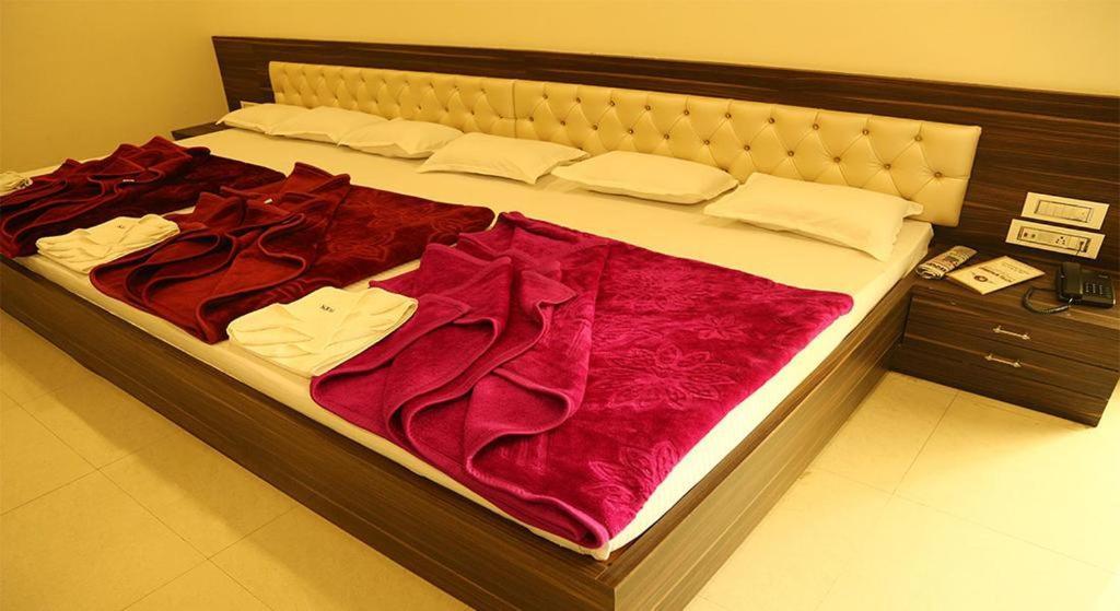 Kingsway Hotel And Restaurant Ajmer Dargah 350 Meter Exteriör bild